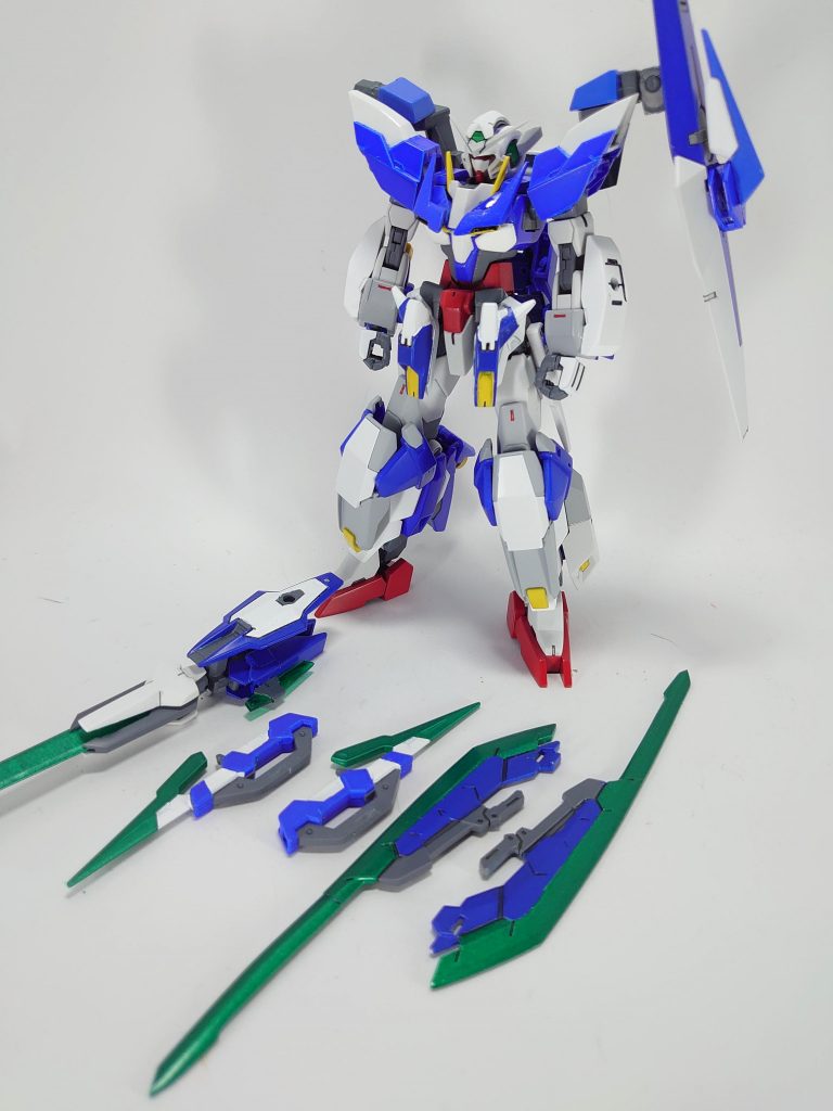 セブンソードGNソードⅤ改、GNガンブレード2本、GNシグルブレード2本、ビームサーベル2本エクシアの開発コードを利用し、尚且クアンタに近づけるように左肩には剣を4本マウント出来るようにシールドを装備