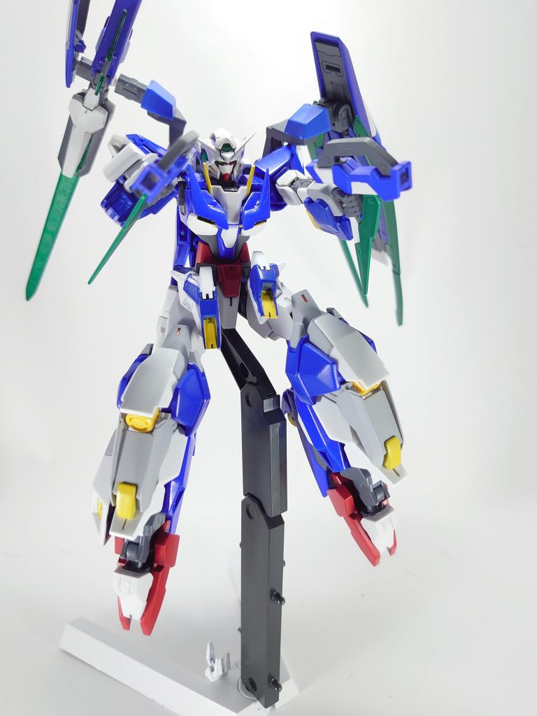 GNガンブレードクアンタフルセイバーの武器を流用性能はオリジナルと同様射撃での牽制等に使用