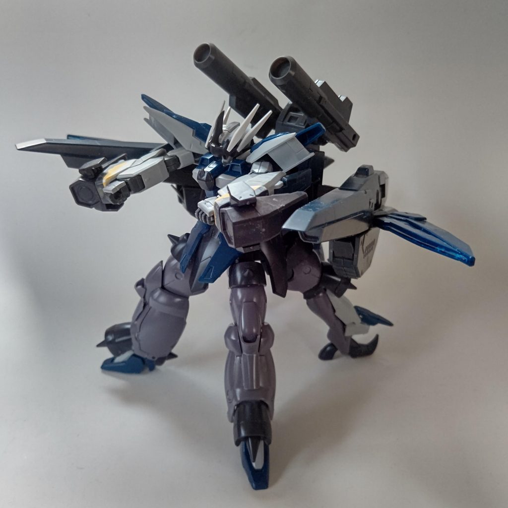 おおまかな加工を終え塗装前の状態どちらも元々グレー系の機体なので、あんまり違和感がなかったです