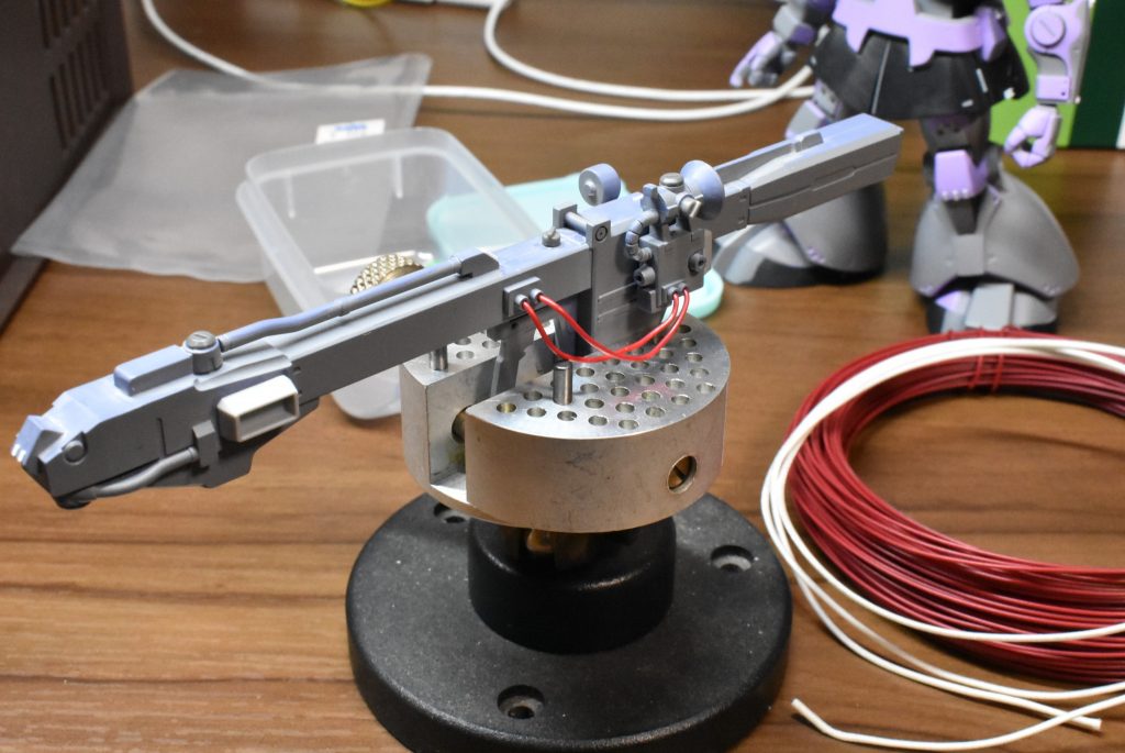 ビームバズーカも二次部品付けたりパイピングしたり。