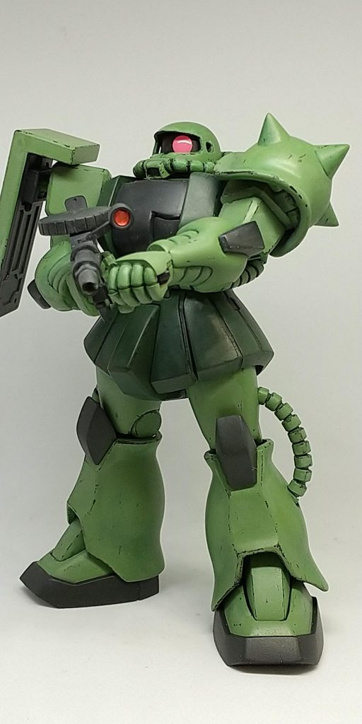 塗膜が弱く、色が剥げた所はウェザリングで誤魔化しました。