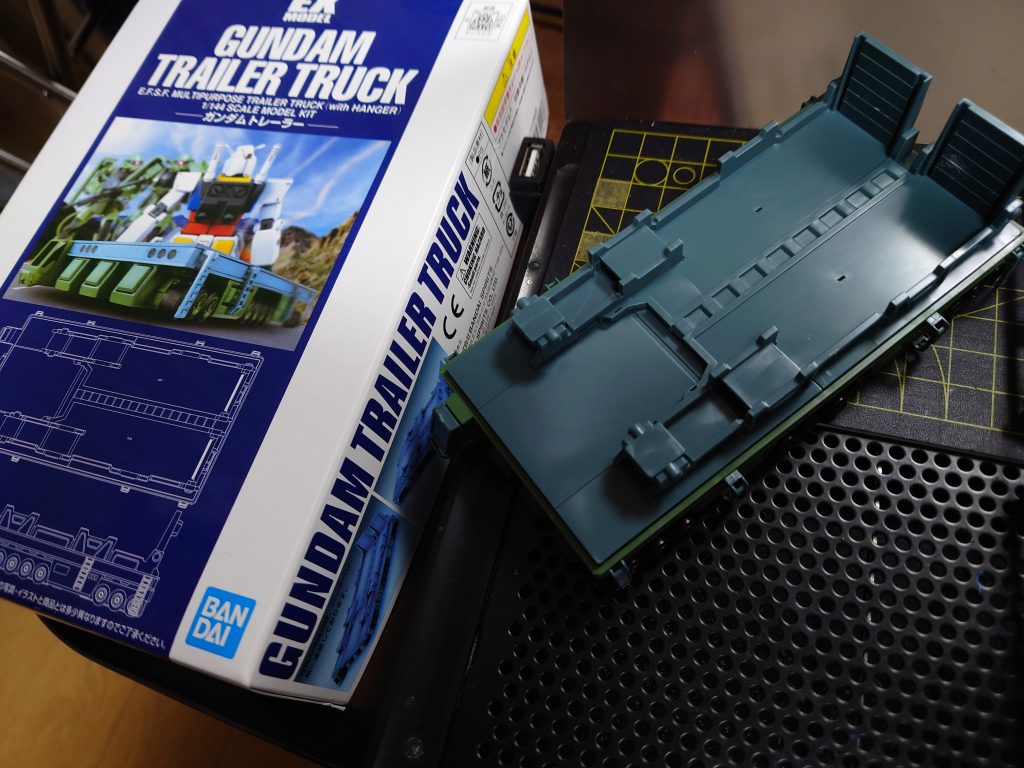 EXモデル、なかなか売ってなくて、お台場のガンダムベースに行ったときにやっとゲットしました！でも、パーツ数少ない割に割高なのが辛いところですな・・