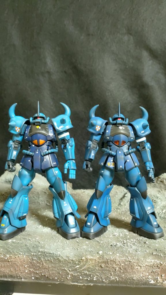 今回はブルーを明るめにしました。左が今回、右が前回です