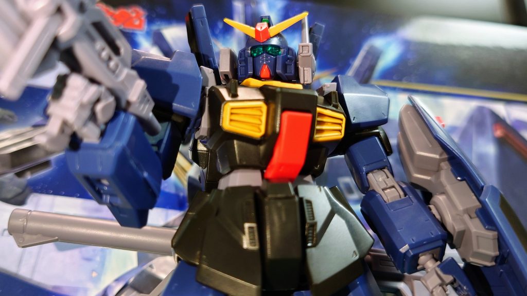 ガンダムMk-II(ティターンズ仕様)–3枚目/制作者：@iBUYdYRiLOF5qk2