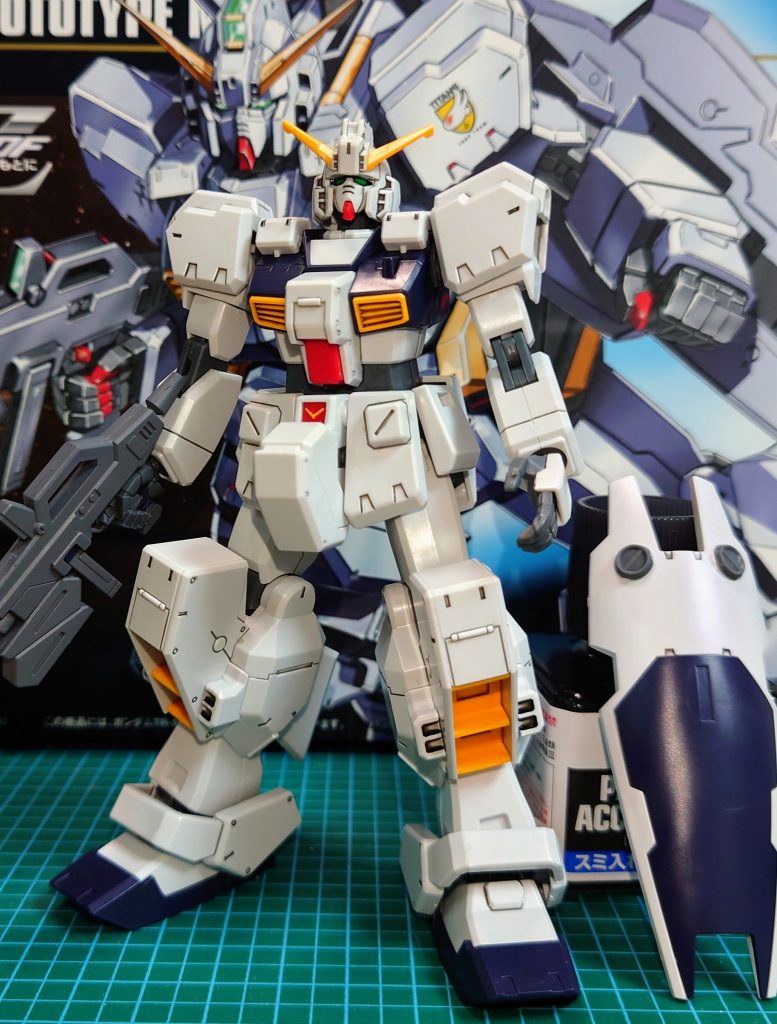 RX-121-1 ガンダム TR-1（ヘイズル改）–3枚目/制作者：@iBUYdYRiLOF5qk2