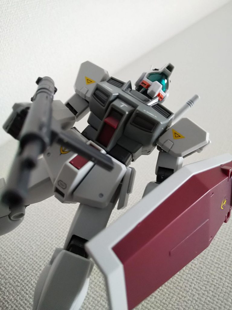 お顔が小さい。ポケ戦のジムはみんな膝下が長くてスタイルが良いですよね。