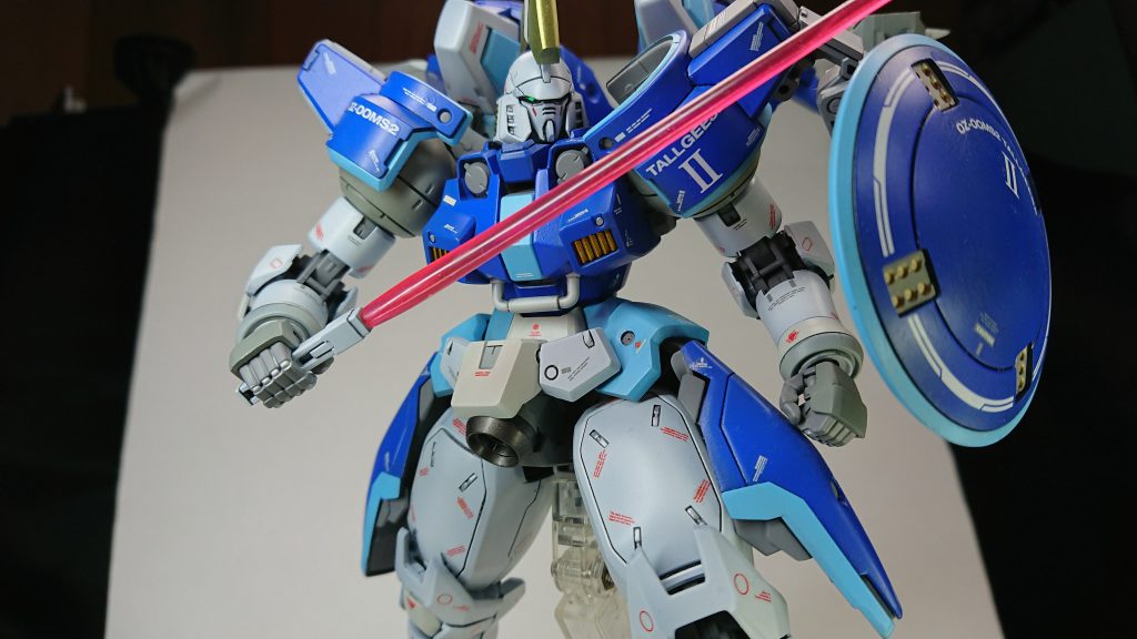 本体のホワイトにグレーを二色追加して印象を変えてます。