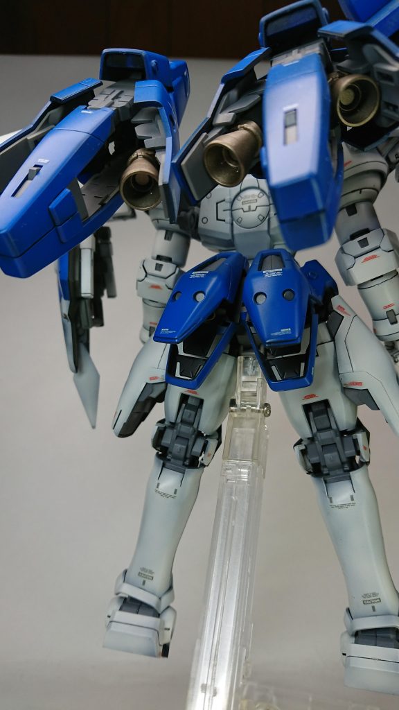 トールギスと言えば、やっぱりスラスター展開が格好良いです。