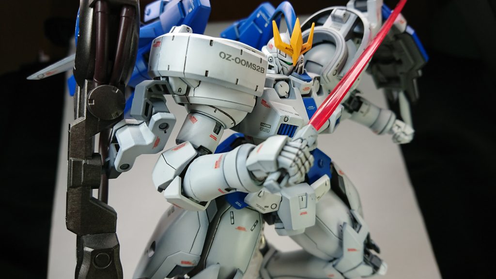 真っ白なのでエアブラシ塗装で苦労した覚えがあります。