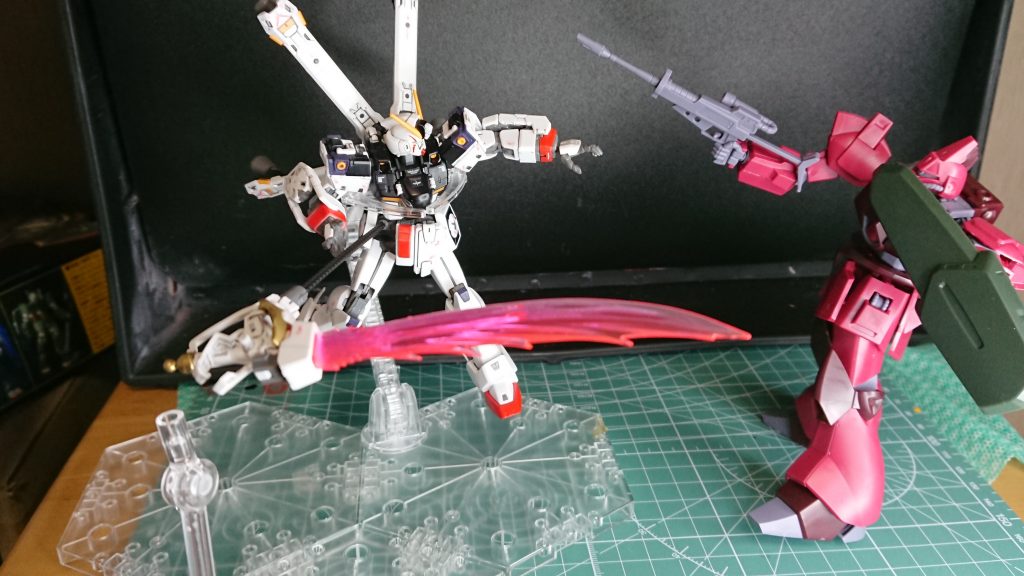 個人的に一番好きな攻撃シザーアンカーで掴んだザンバスターをぶん回して範囲攻撃とかいう荒業