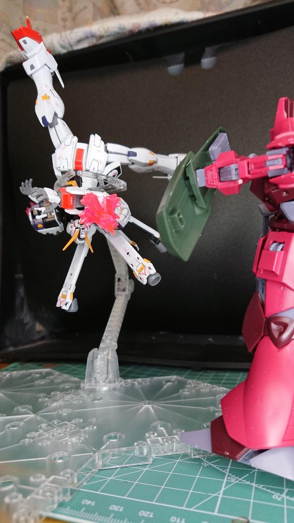 ブランドマーカー×殺陣足裏のナイフが脳天直撃