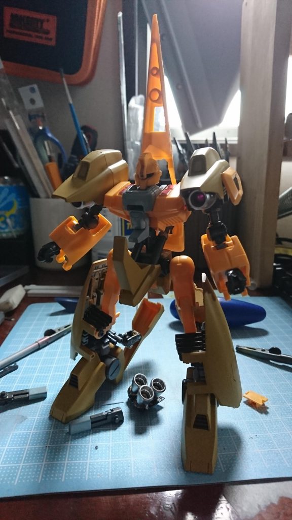 今回はちびちびとパーツ単位で塗って行きました。独特な形状の為、素組をしていないのでバラした後に、組み立て方とパーツがどの部分なのか分かり分からず少しずつ組み立てながら塗装しました。御覧頂きありがとうございました。