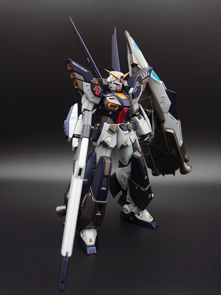 青系はプリズムブルーブラックのつや消し、白系はライトグレーを使用しています。