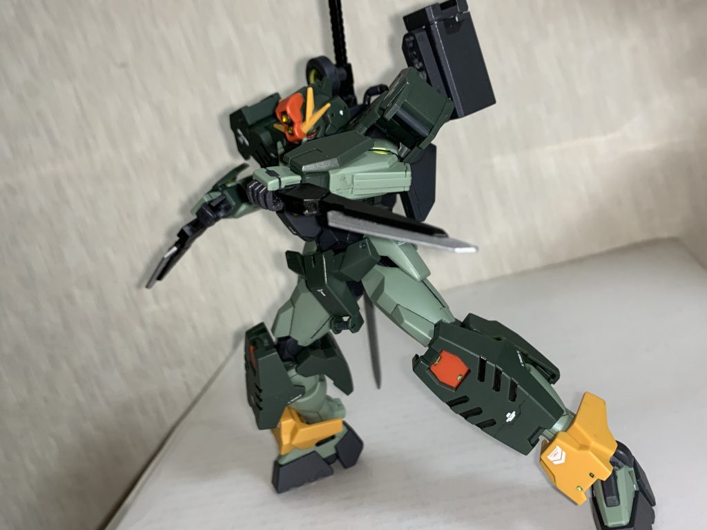 勿論ナイフも。肉抜きはパテで埋めています。