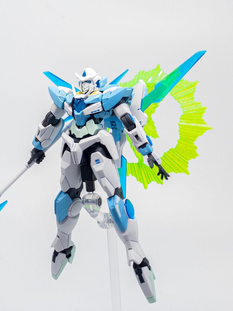 クアンタムモードクアンタムバースト発動形態。バインダーを背面に移動しツインドライヴを直結、スタビライザーをY字に展開する。