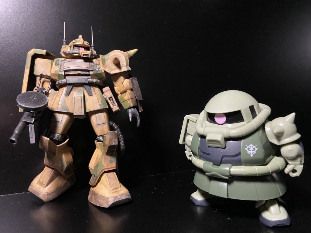 おまけの最新ザクとのツーショット。笑もう制作写真に移ります。笑