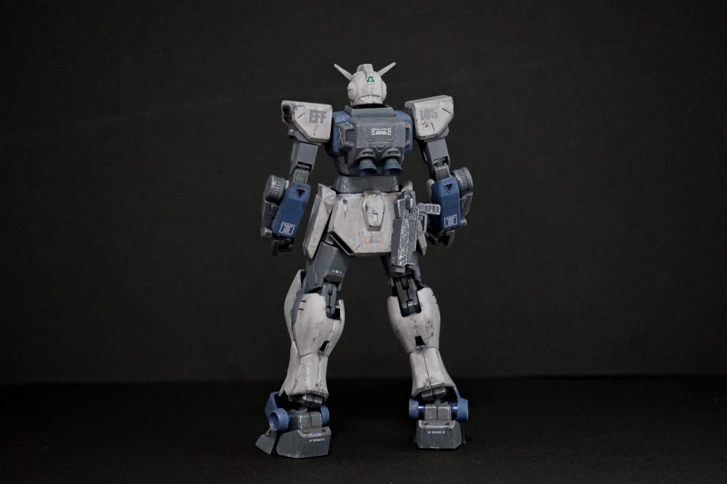 差し色になるかと思ってオレンジ色のコーションをあちこち貼ってみたのですが、あまり目立ちませんでした・・・