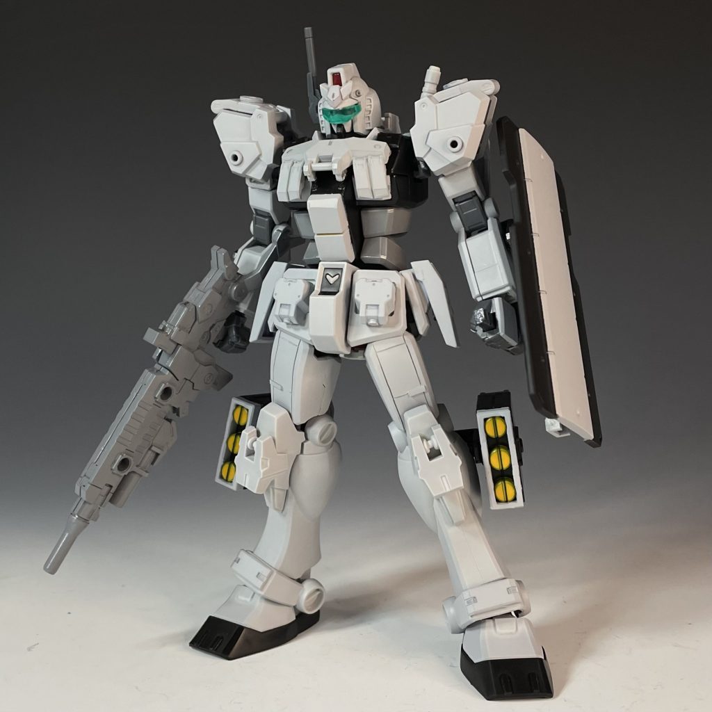 塗装後。塗装には缶の黒サフ&グレーサフを使用。