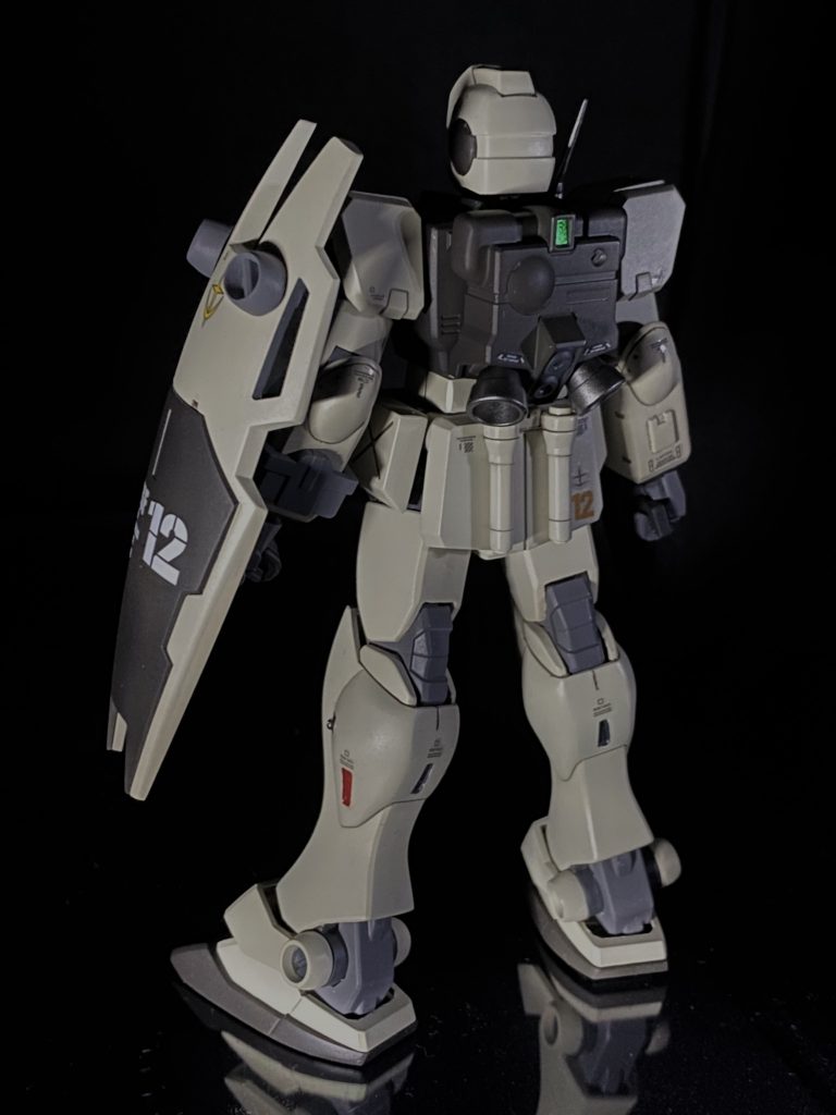 バックショット。足首と腰を跡ハメ加工したぐらいで特にいじらず。