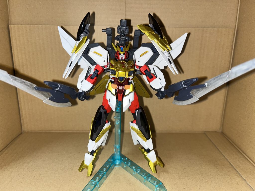 スラッシュブレイドx2の双剣装備スラッシュブレイドはガンダムマーカーのメッキシルバーで塗装しています。
