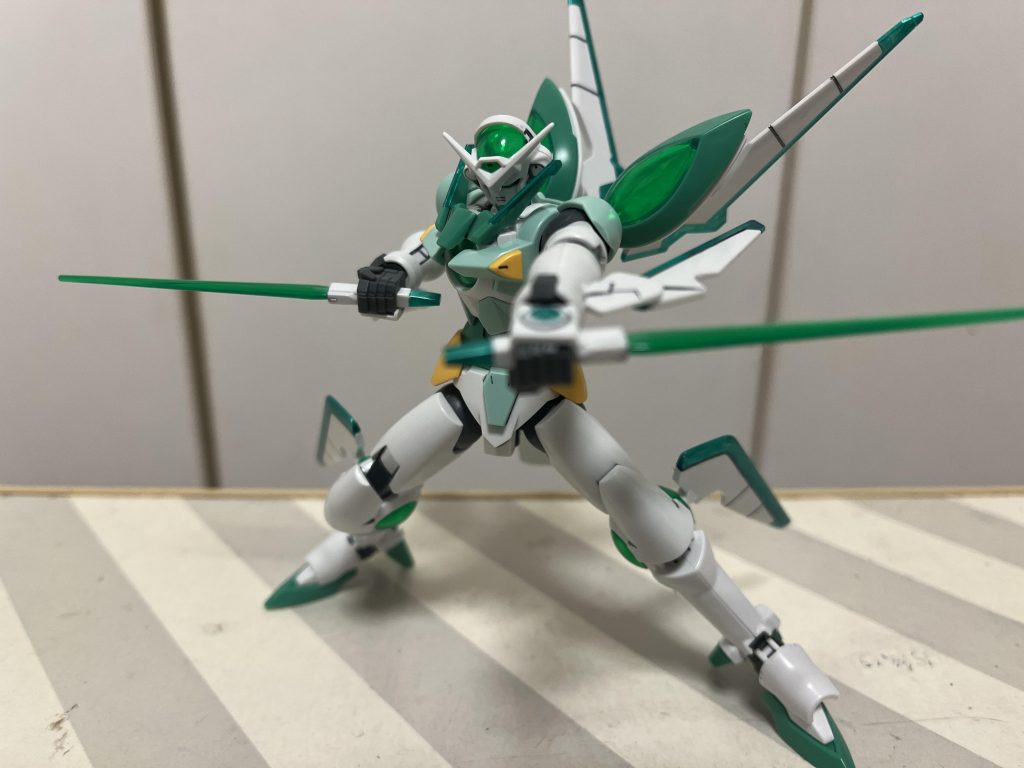 せっかくダガーのビームエフェクトもあるのでストライク風に！