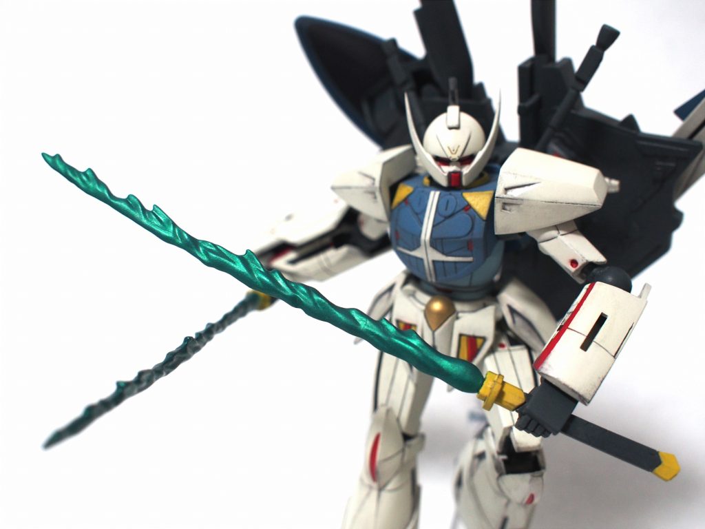 シャイニングソード光唸、輝叫。確かHGマスラオの剣。ジャンクパーツの中に眠っていたので使いました。刀身はビルダーズパーツのエフェクトのやつだったかな。