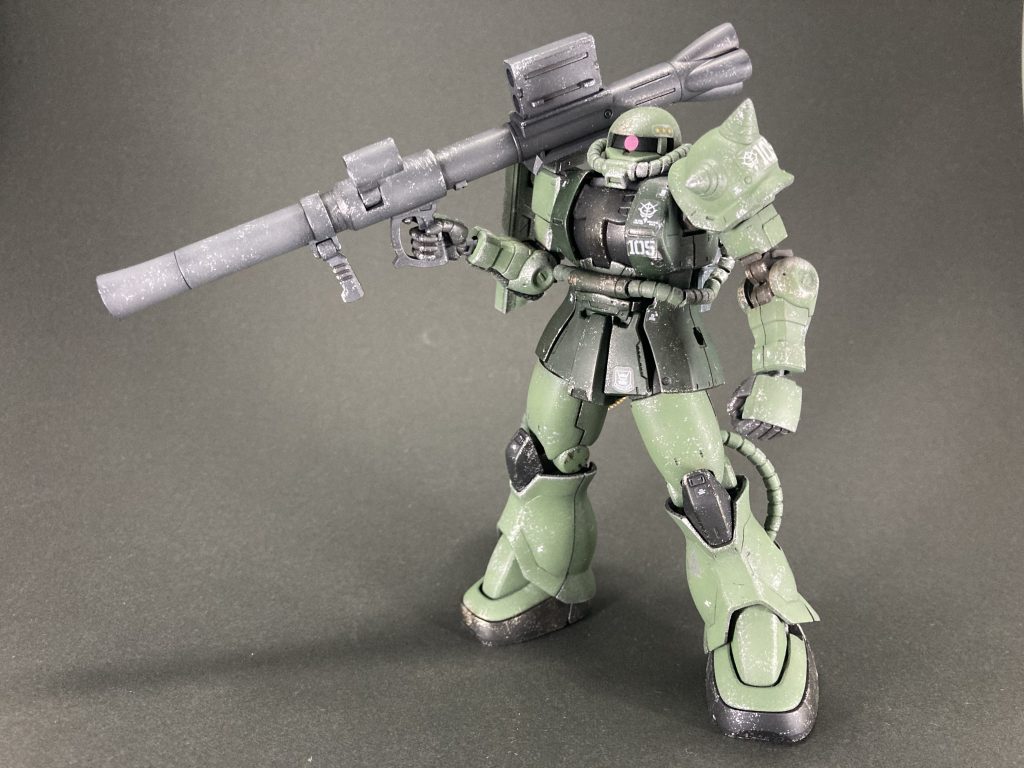 脚部のモールド少なめの方が好みだったので、埋めてみました。