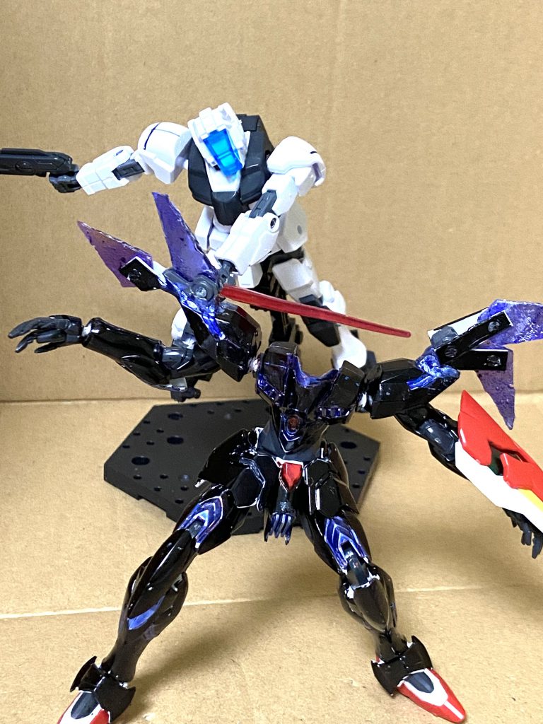 背後から奇襲を受けるもコアとバックパックを脱出させ回避そして・・・