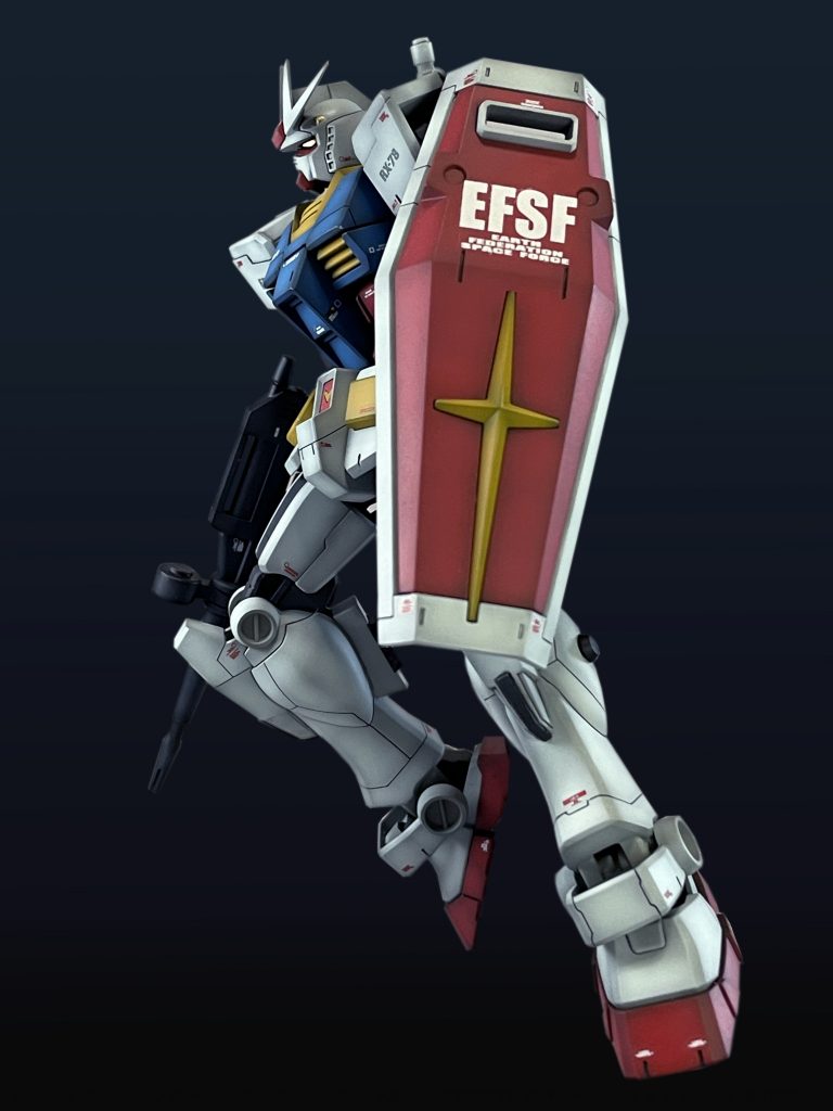 素体である「RX-78」のカラーリングは2号機と同様のデモカラーであるトリコロールを配色しています。(デモカラーであるかは諸説あり)