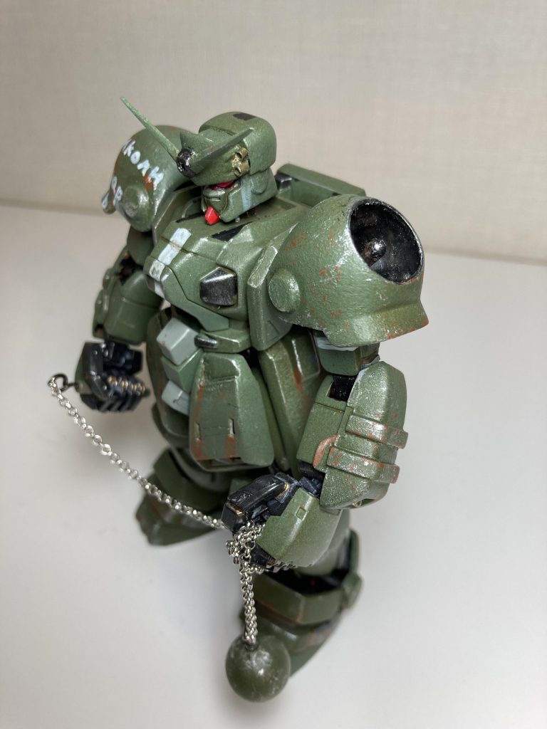 チェーンはダイソーのアクセサリー用のものを使用。グラビトンハンマー本体との接続部はキーホルダーから部品転用しました。