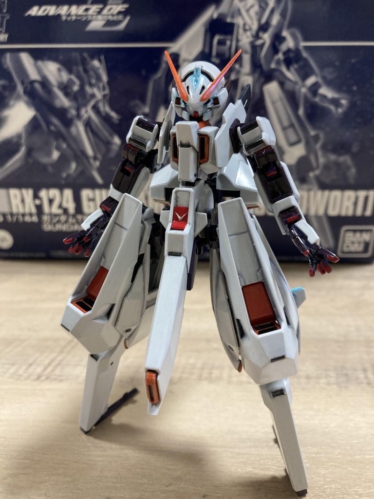 正面カラーは紫部分は赤めの紫に、黄色は赤を足してオレンジっぽくしました。