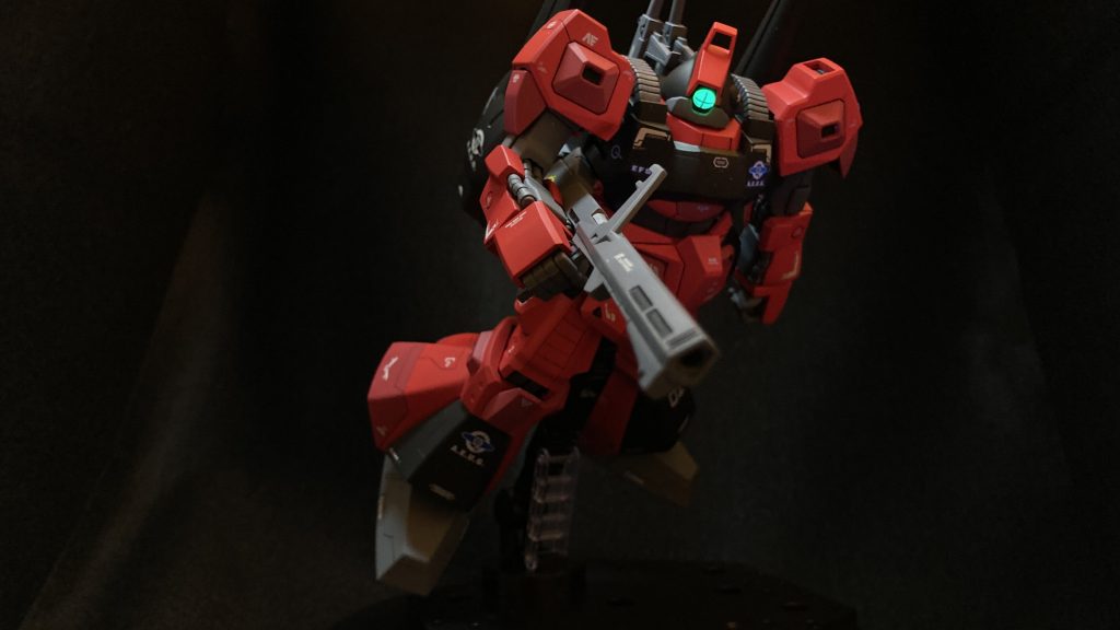 クレイバズーカを構えて後ろにも長さがあるので少し持たせにくいですね