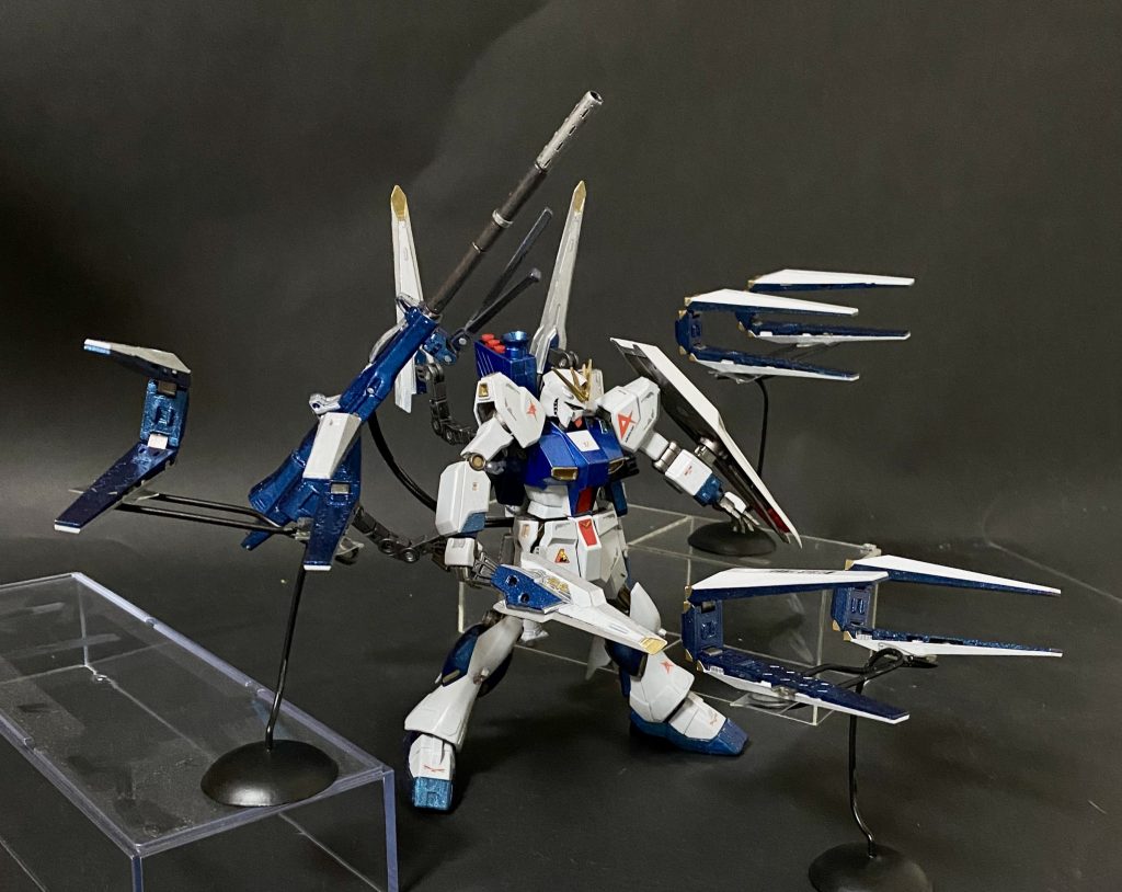 フィンファンネル展開、ランチャー、バズーカ収納、バインダー格納、ソード装備にしてパシャリ👍