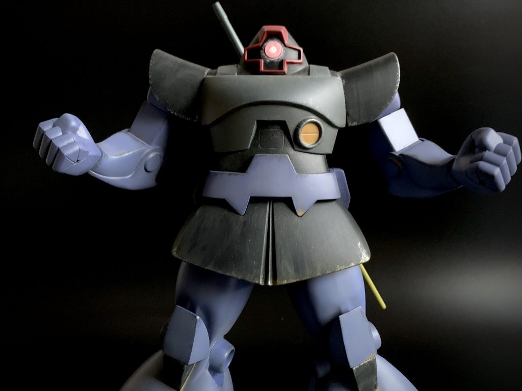 次元覇王流!!みたいな握り拳が気に入ってるので格闘ポーズみたいなこともしたくなります。