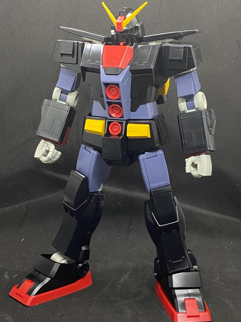 知り合いがガンプラ撮影してたので私がサイコガンダム勝手に撮影しました(*≧∀≦*)