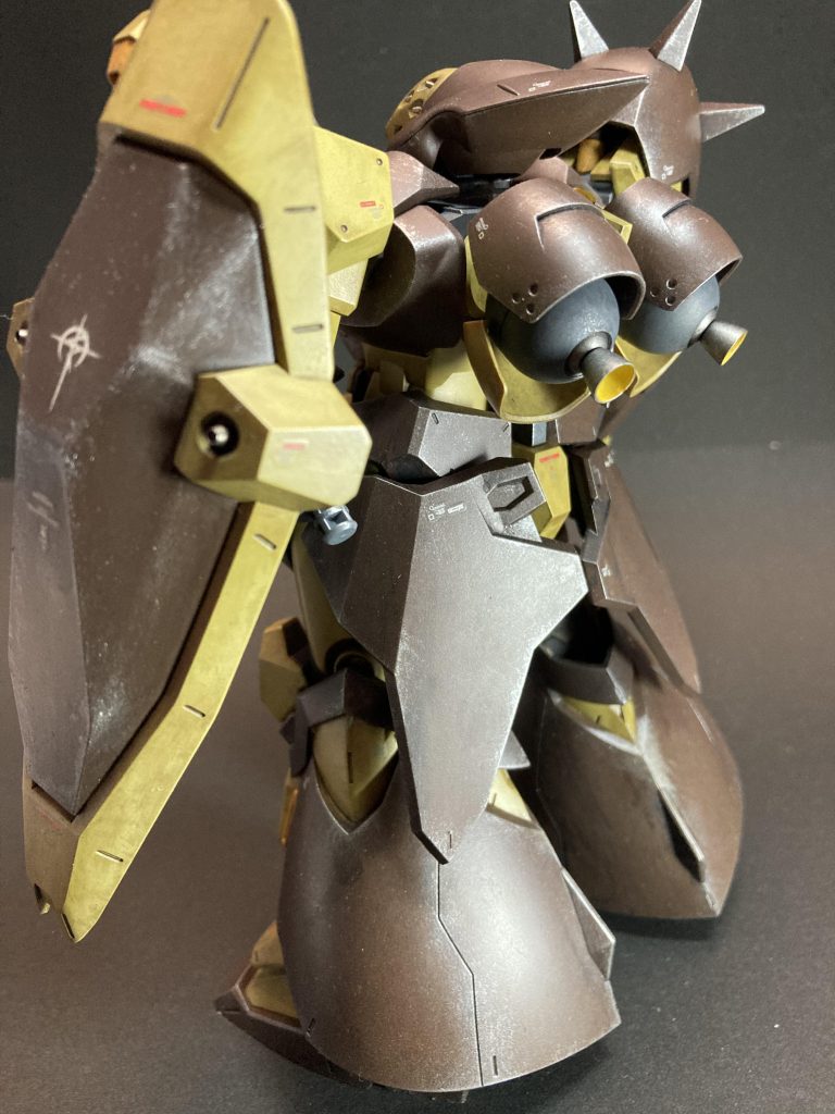 ホバー周りのウェザリングが参考になるものがなく、とりあえずなんか埃っぽくなってれざ良いか！的な勢いで塗りました。