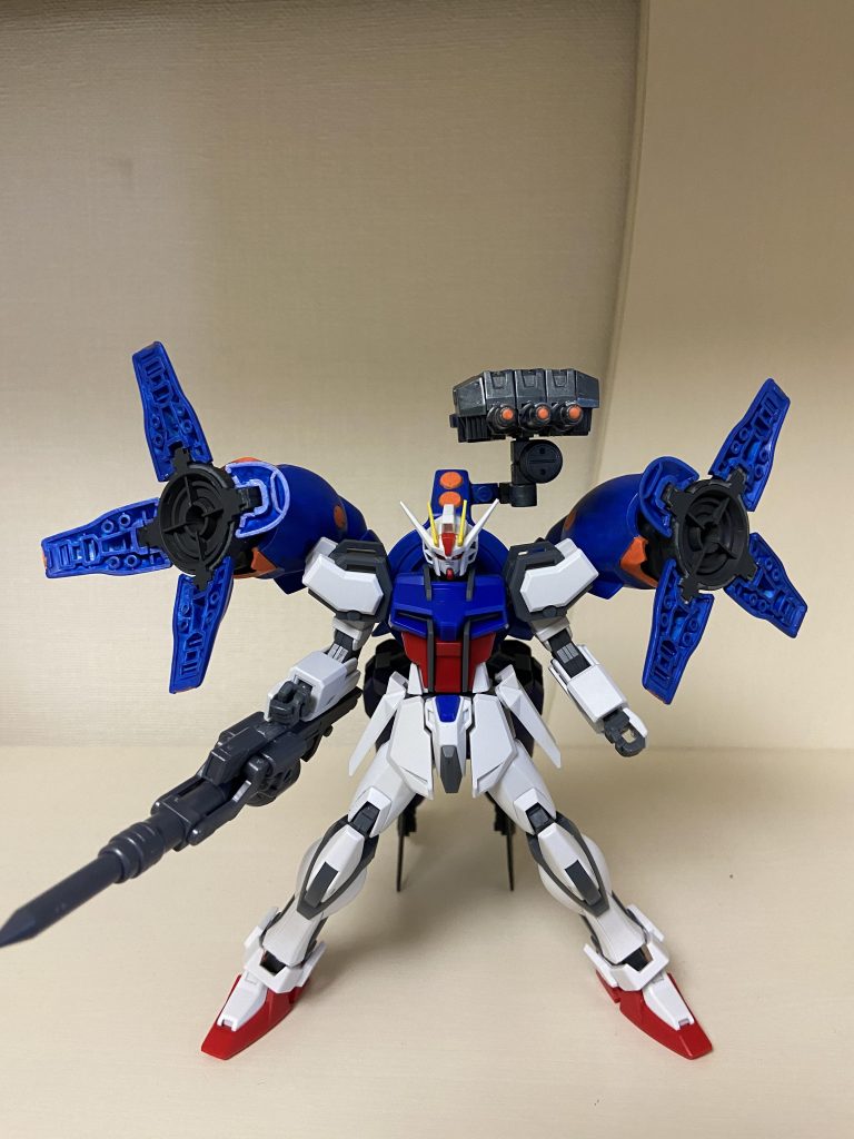 何か強そうなポーズ 振動波とかウォータージェット攻撃とか出るかも…?