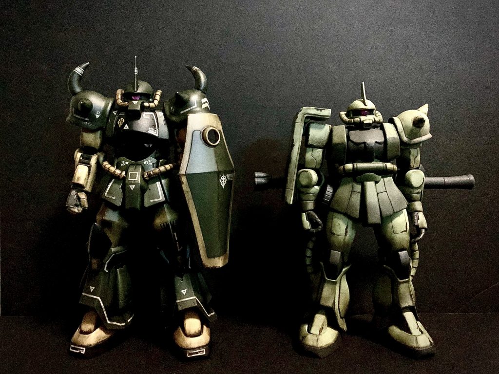 前回作成したザクⅡと並べてみました。スケールが同じだと、全体のサイズ感も比較出来て、ザクとは違うのだよ…と言わんばかりの猛者感が醸し出されて個人的にはまずまず納得の仕上がり。次のキットはテイスト・年代を変えて作ってみます。最後までご覧頂き、ありがとうございました^ ^