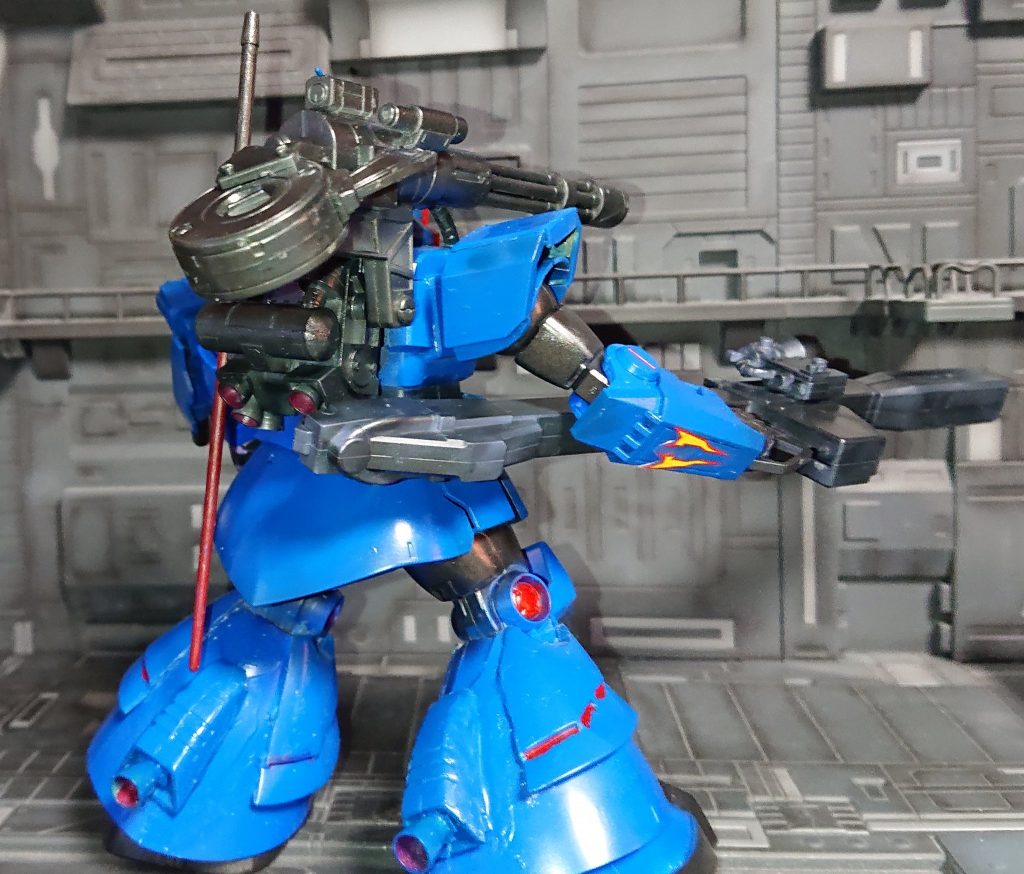 今回はガンプラの品不足で1/100のMSVドム足を入手できなかったので1/144のものを追加装甲に　MSVの1/144ドム足はHGUC版の半分くらいしかないので・・・