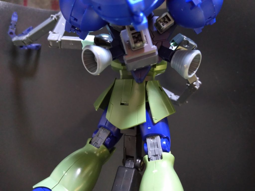 バーニアはゴッグのものを30mmのパーツで稼働できるように。