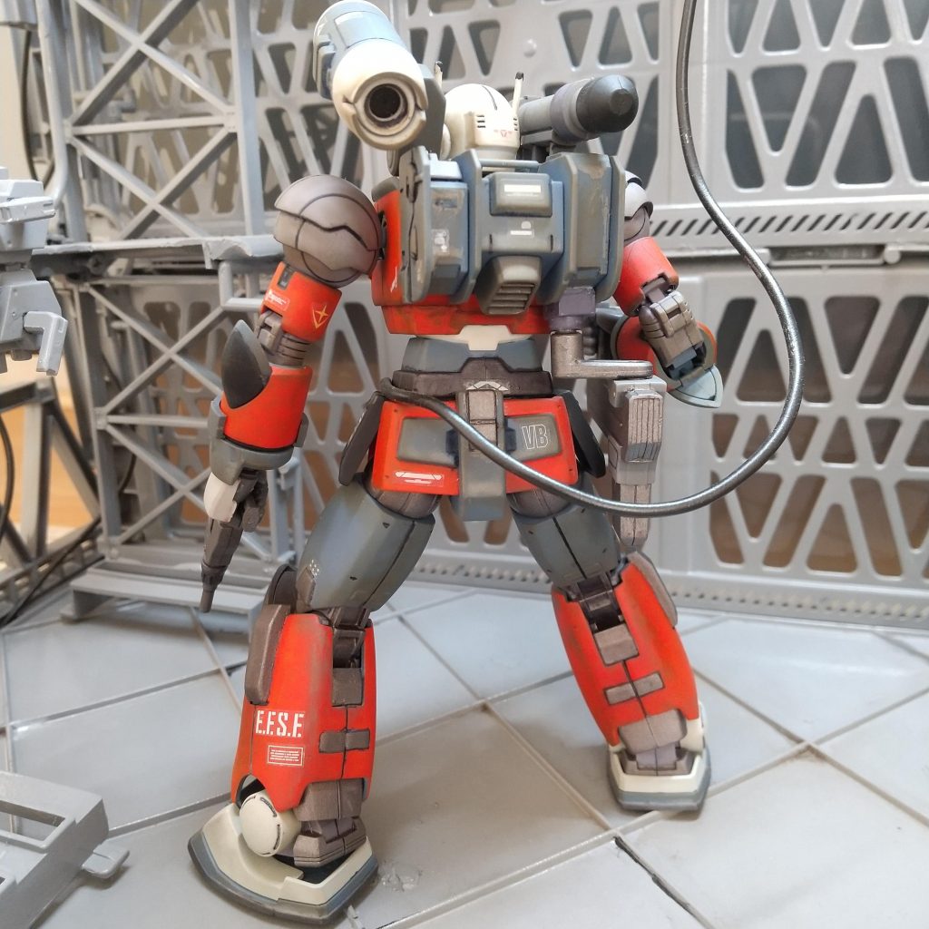 バックショット。腰を延長してスタイルを良く。