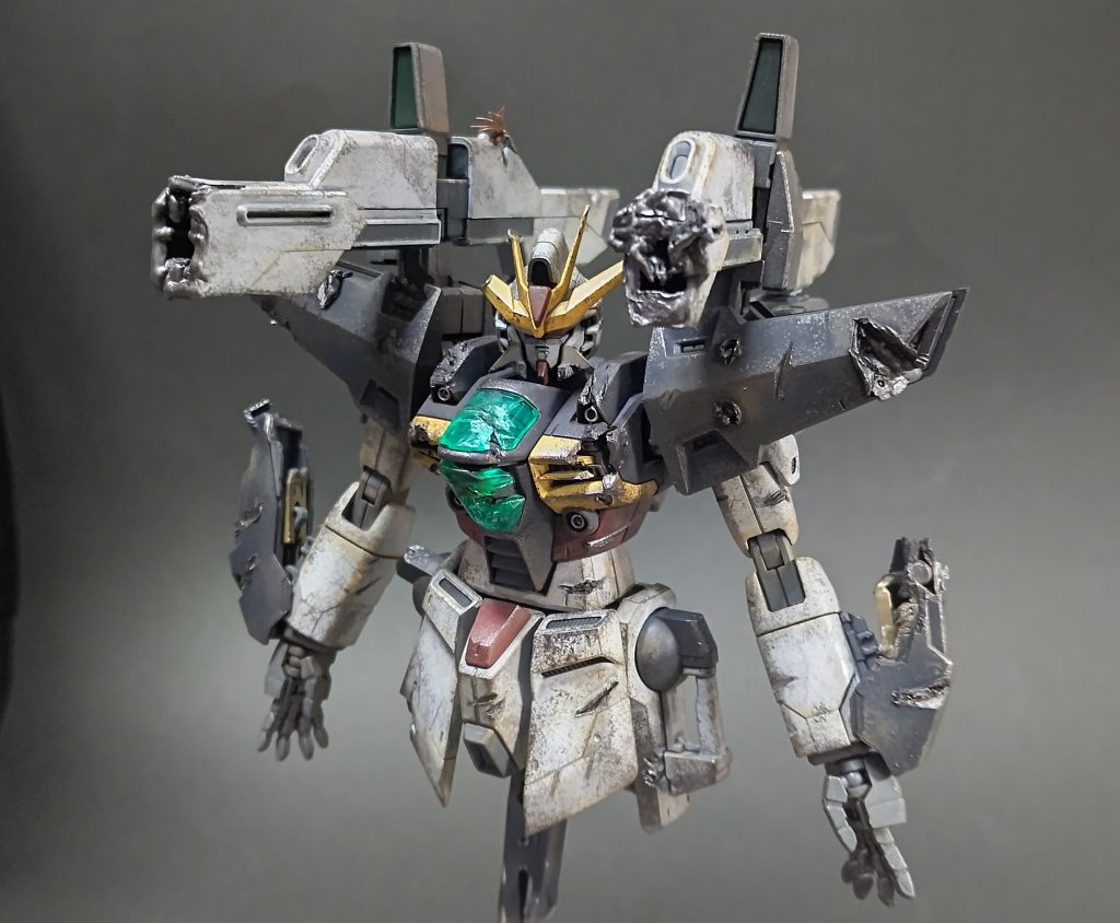 ヒートペンやヤスリでキズつけて、ファレホでウォッシングし、スポンジで汚しました。