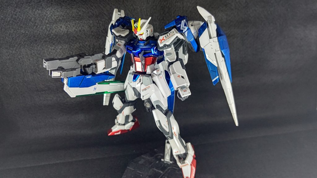 ただし、旧式のストライクがオーバーテクノロジーのGNドライブに耐えられるわけもなく、試運転中に間違ってトランザムを発動してしまい機体は空中分解、爆散し、ユーラシア連邦の夢はついえたという妄想ストーリーにしてみました。