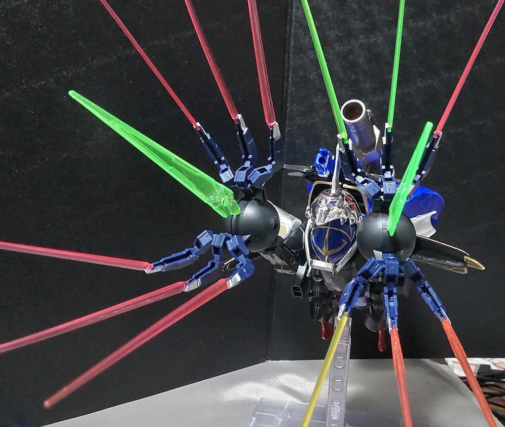 当初は前作みたいに乗り物にしようかなと思っていたのですが、作っていくうちにダンバインのガラバに似ているかも……と思い始め、いっそのことオーラファイターにしてしまえ!となって、今回のが出来上がりました。以上です。ご閲覧ありがとうございます。