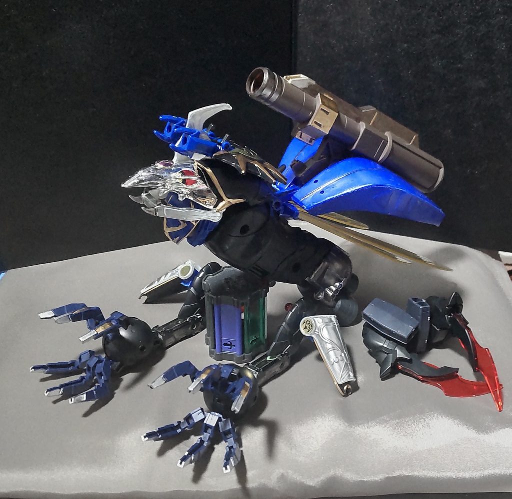 ちょっとしたおまけ軍馬をベースにしているので、脚を外すことが出来ます。※本作品は胴体の伸縮と展開機能をオミットしています。