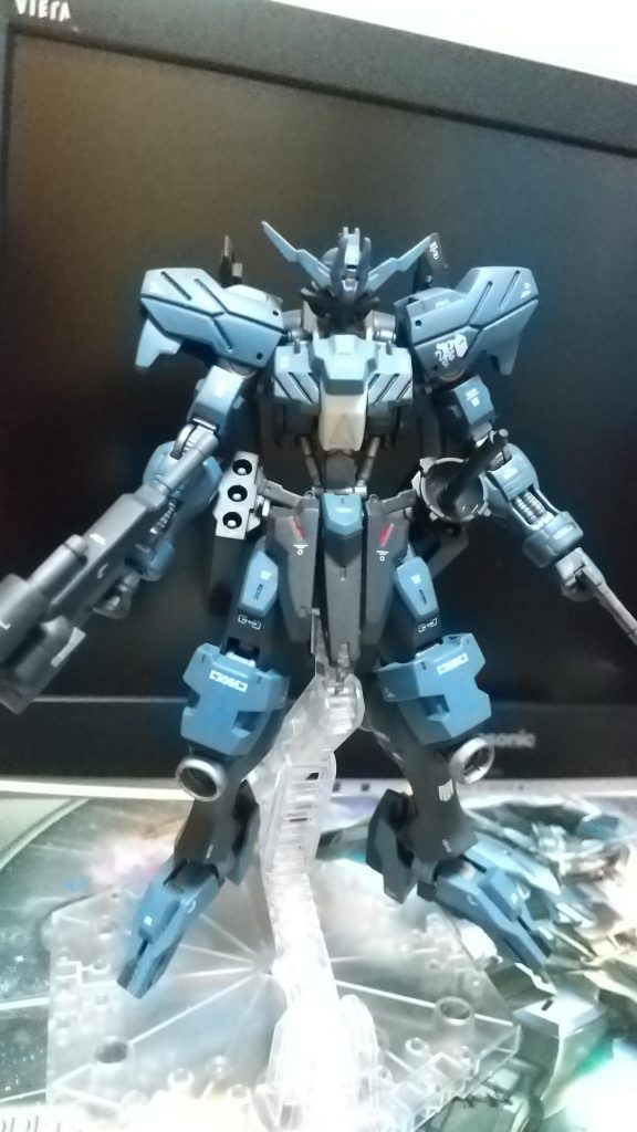 鉄血オルフェンズのMSん中で1番 好きな機体😉 