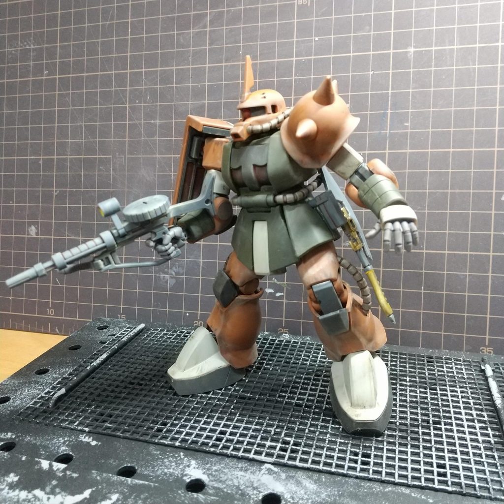 モノアイを入れて、部分塗装とウェザリングを実施。