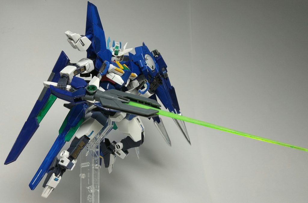 GNビームソードライフルGNソードⅤをベースに開発された武装。元の武装と同様、ライフルモード、ソードモードを使い分けられる。機体に装備された各種ビット類を纏い、バスターソードモードやバスターライフルモードとなる(ダイバーズのチャンピオンの必殺技みたいな感じです。)。