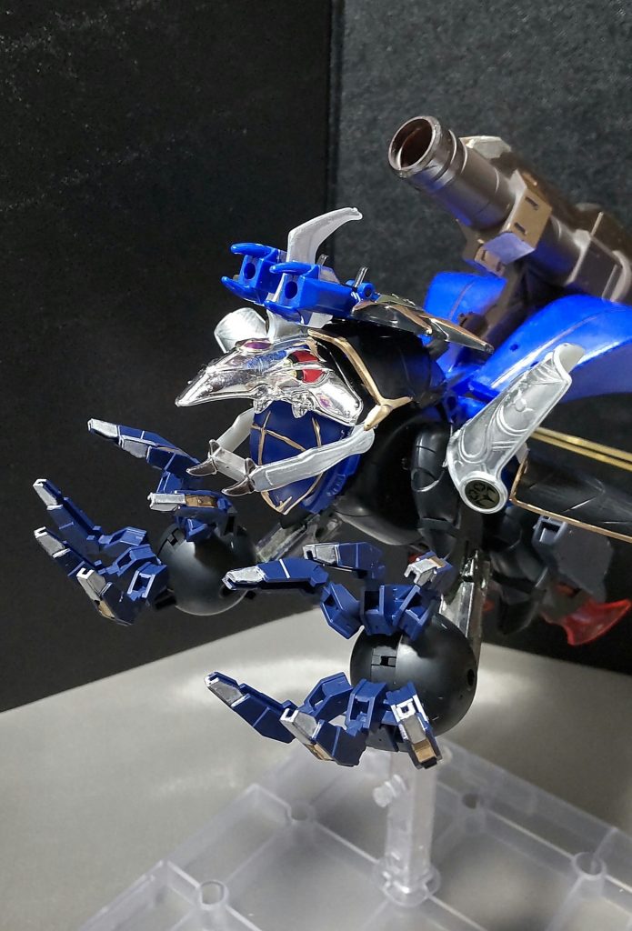 ○黒星砲頭部の上にある連装砲で、高出力のエネルギー砲を発射する。※ダンバインでいうところのオーラキャノン