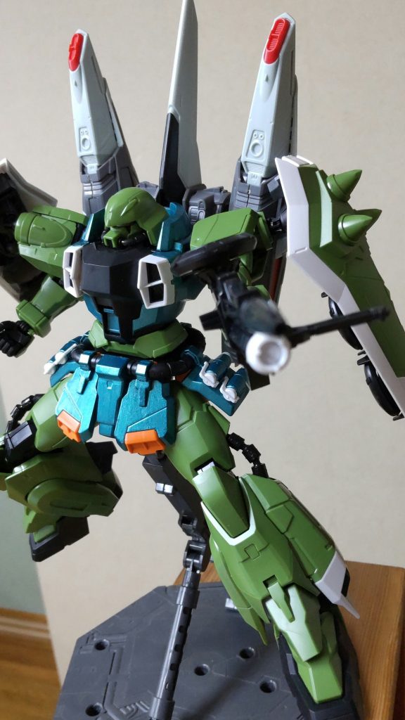 ビーム突撃銃ザクウォーリアのものと動型。